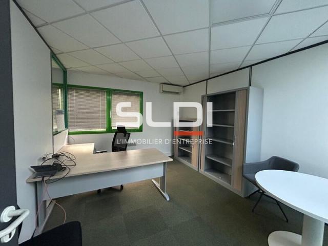 Locaux d'activités A VENDRE OU A LOUER - JASSANS RIOTTIER - 7 883 m²