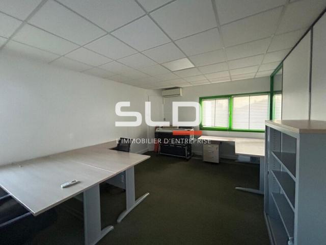 Locaux d'activités A VENDRE OU A LOUER - JASSANS RIOTTIER - 7 883 m²