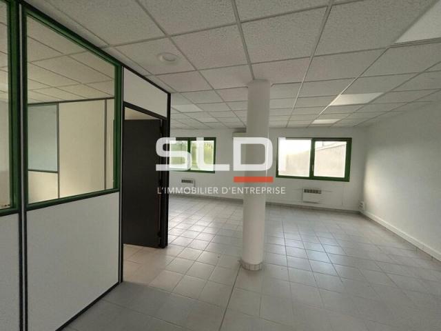 Locaux d'activités A VENDRE OU A LOUER - JASSANS RIOTTIER - 7 883 m²