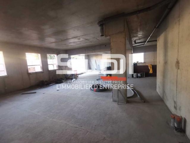 Commerces A VENDRE - PONT DE CHERUY - 125 m²