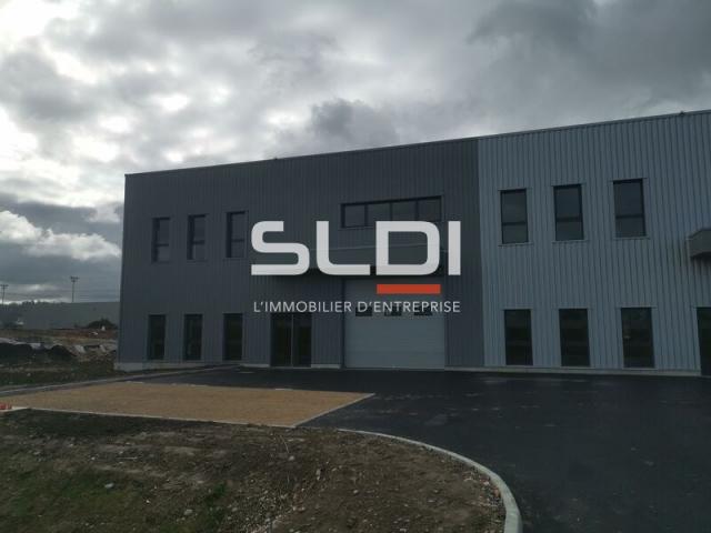 Locaux d'activités A LOUER - BOURGOIN JALLIEU - 1 038 m²