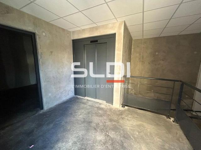 Commerces A LOUER - LIMAS - 434 m²