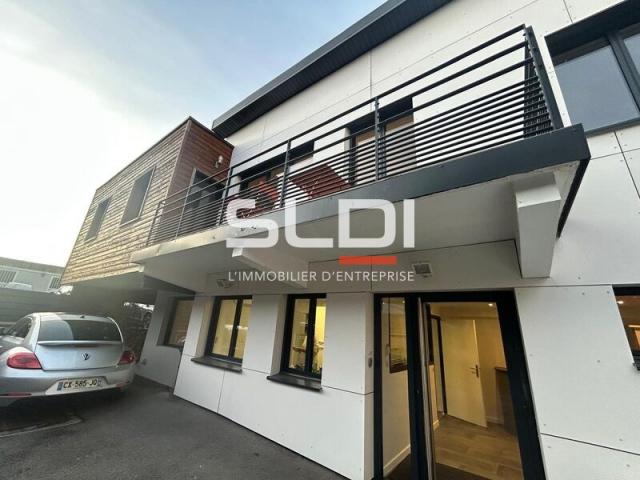 Bureaux A LOUER - CHAMPAGNE AU MONT D'OR - 94 m²