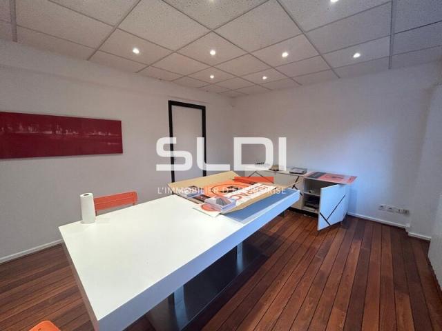 Bureaux A LOUER - CHAMPAGNE AU MONT D'OR - 94 m²