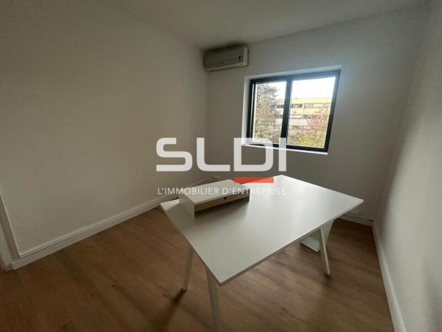 Bureaux A LOUER - CHAMPAGNE AU MONT D'OR - 94 m²