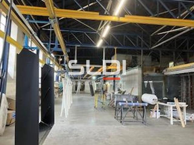 Locaux d'activités A LOUER - FLEURIEU SUR SAONE - 1 500 m²