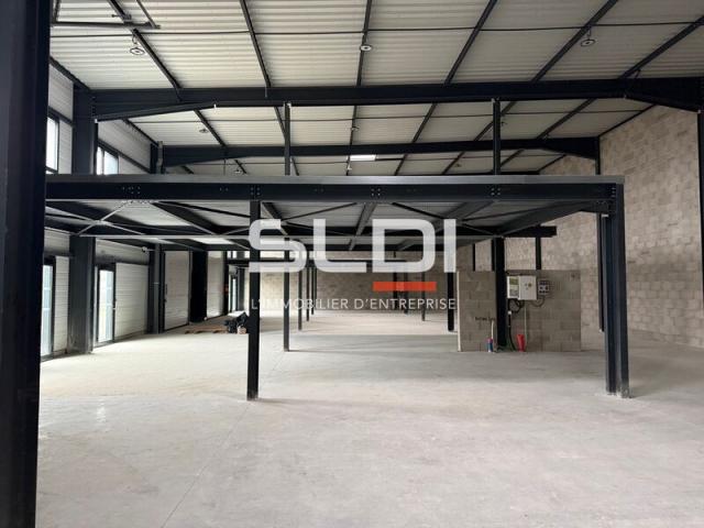 Locaux d'activités A VENDRE - VILLETTE D'ANTHON - 216 m²