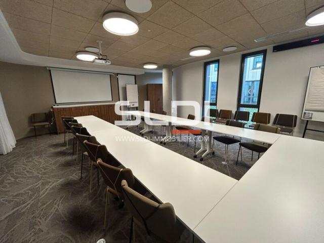  A LOUER - LIMONEST - 5 840 m²