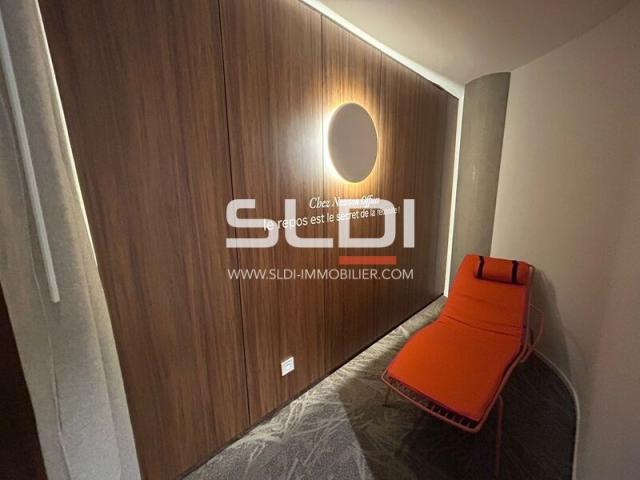  A LOUER - LIMONEST - 5 840 m²