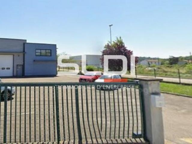 Locaux d'activités A LOUER - GRENAY - 400 m²