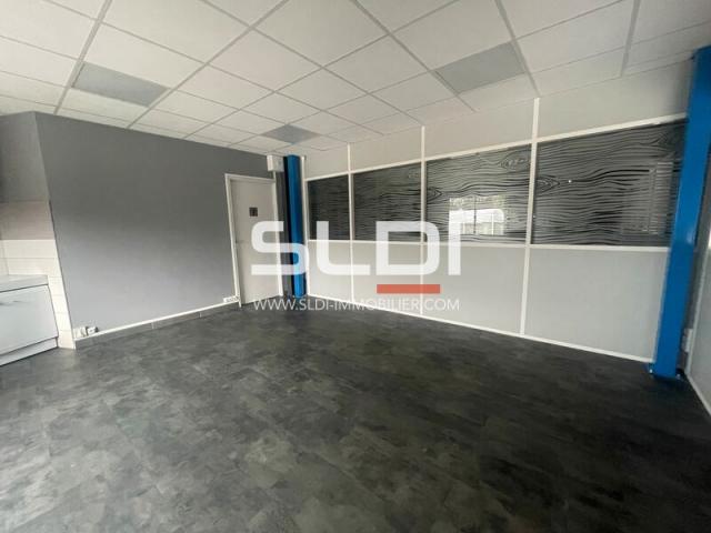 Locaux d'activités A LOUER - VOURLES - 670 m²