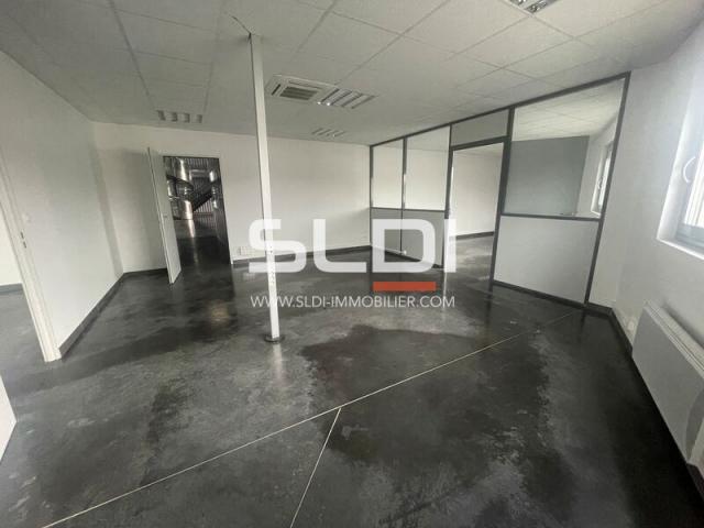 Locaux d'activités A LOUER - VOURLES - 670 m²