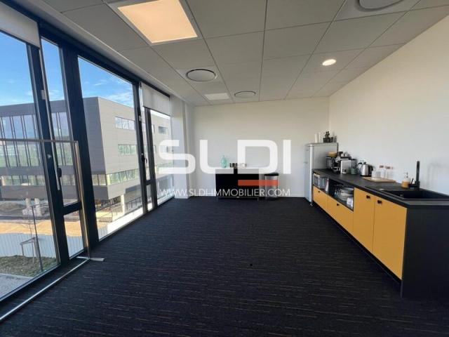 Bureaux A LOUER - LIMONEST - 217 m²