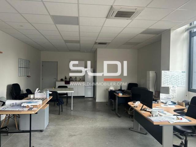 Locaux d'activités A LOUER - NEUVILLE SUR SAONE - 230 m²