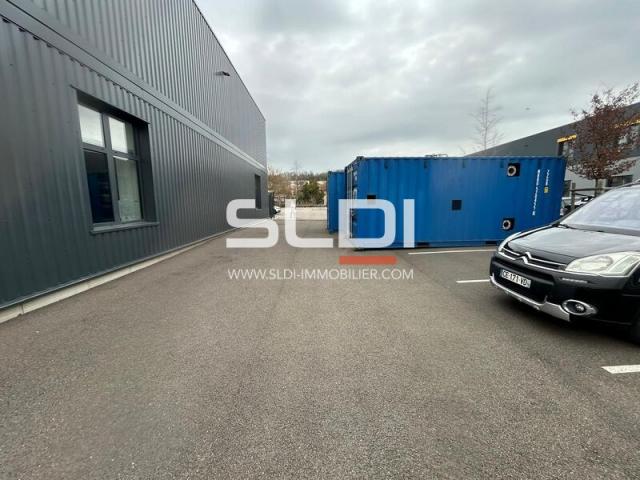 Locaux d'activités A LOUER - NEUVILLE SUR SAONE - 230 m²