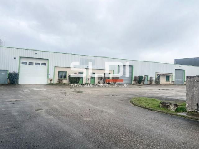 Locaux d'activités A LOUER - PUSIGNAN - 1 305 m²