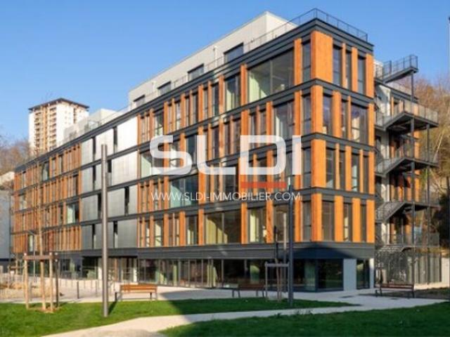  A LOUER - LYON - 3 140 m²