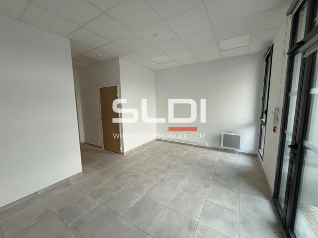 Locaux d'activités A LOUER - SAINT QUENTIN FALLAVIER - 176 m²