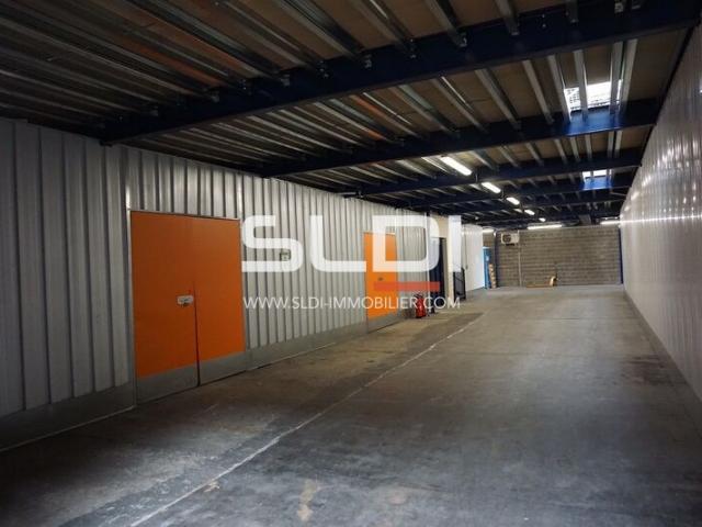 Entrepôts/Messagerie A LOUER - CALUIRE ET CUIRE - 120 m²