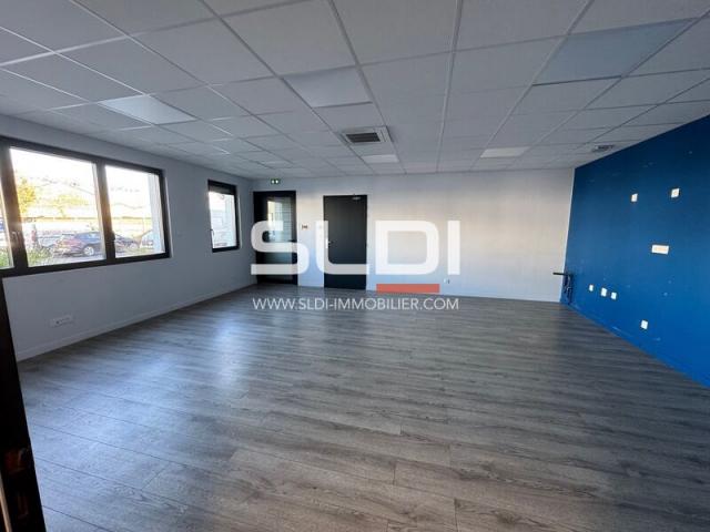 Locaux d'activités A LOUER - SAINT FONS - 265 m²