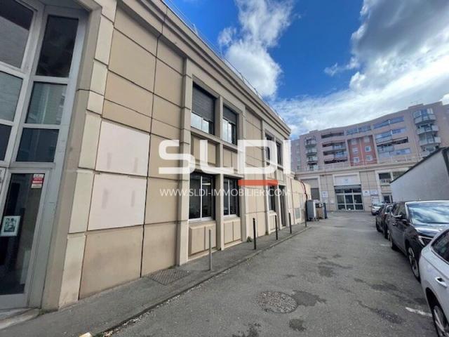 Locaux d'activités A LOUER - VILLEURBANNE - 267 m²