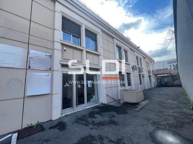 Locaux d'activités A LOUER - VILLEURBANNE - 267 m²