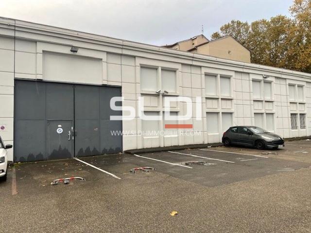 Locaux d'activités A LOUER - VILLEURBANNE - 267 m²