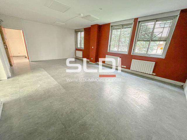 Locaux d'activités A LOUER - VILLEURBANNE - 267 m²