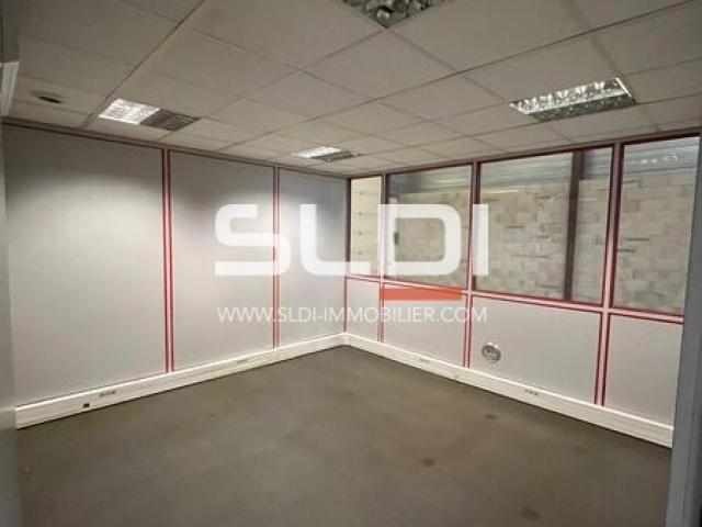 Locaux d'activités A LOUER - BELLEVILLE-EN-BEAUJOLAIS - 2 710 m²