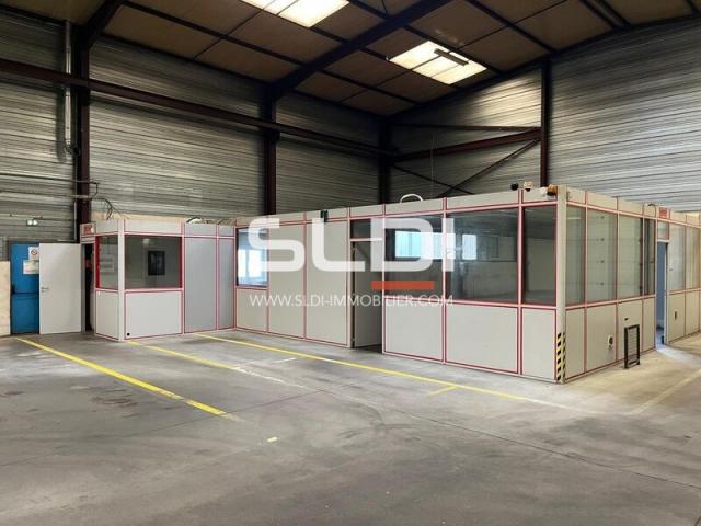 Locaux d'activités A LOUER - BELLEVILLE-EN-BEAUJOLAIS - 2 710 m²
