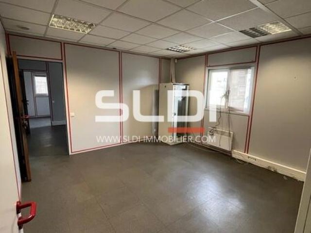 Locaux d'activités A LOUER - BELLEVILLE-EN-BEAUJOLAIS - 2 710 m²