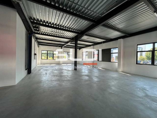 Locaux d'activités A LOUER - DARDILLY - 418 m²