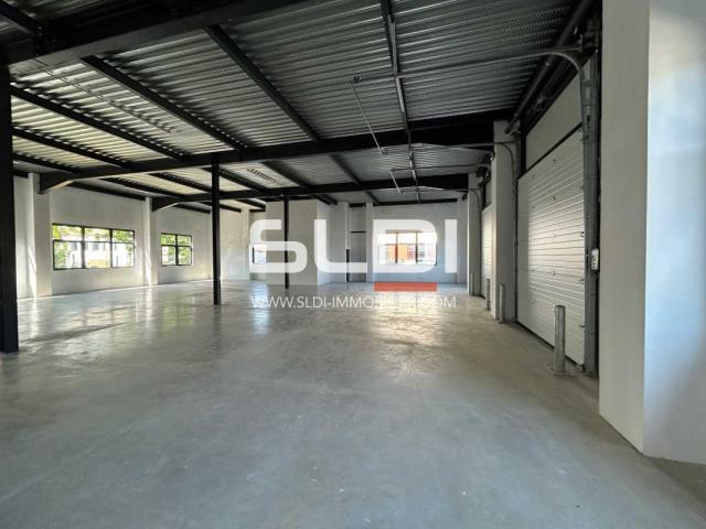 Locaux d'activités A LOUER - DARDILLY - 418 m²