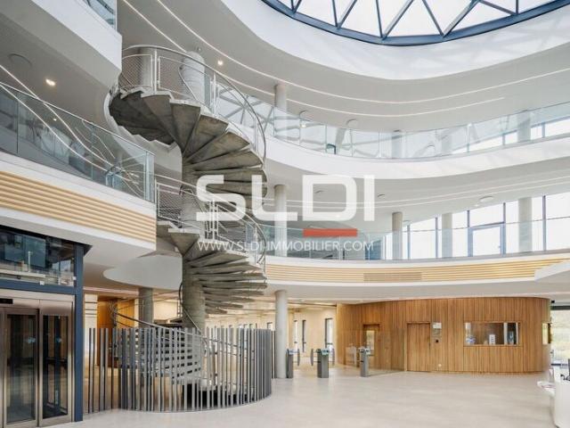 Bureaux A LOUER - LIMONEST - 633 m²