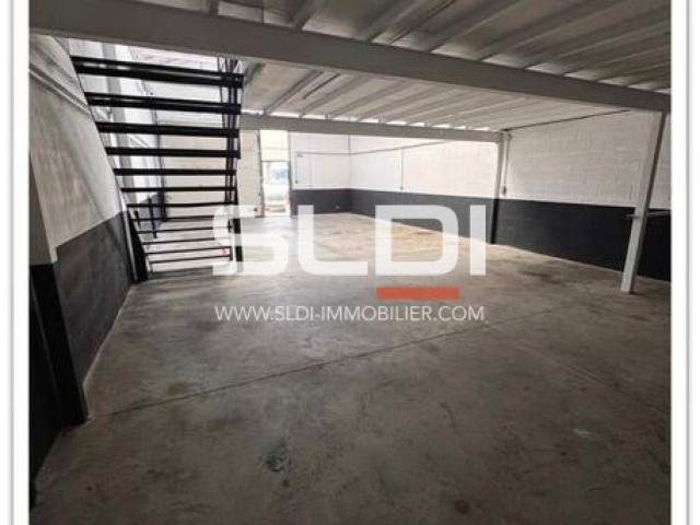 Locaux d'activités A LOUER - VENISSIEUX - 794 m²