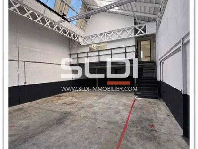Locaux d'activités A LOUER - VENISSIEUX - 794 m²