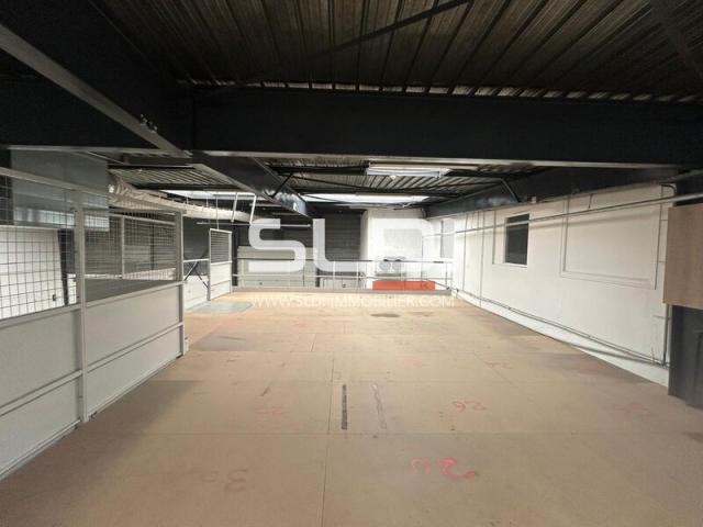 Locaux d'activités A LOUER - DARDILLY - 1 854 m²