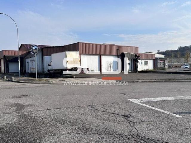 Entrepôts/Messagerie A LOUER - HEYRIEUX - 950 m²