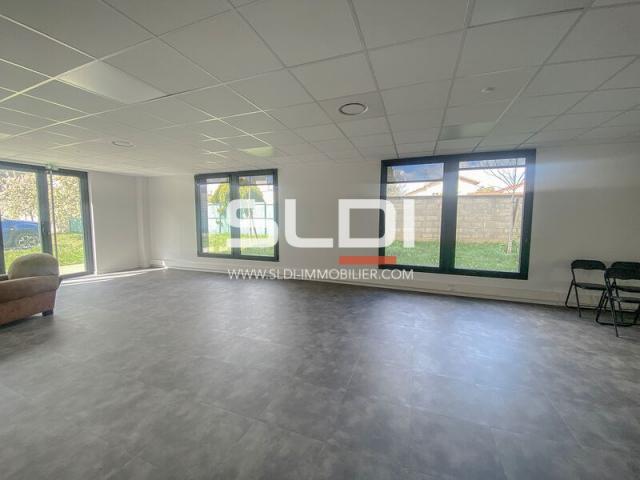 Bureaux A LOUER - SAINTE FOY LES LYON - 1 072 m²