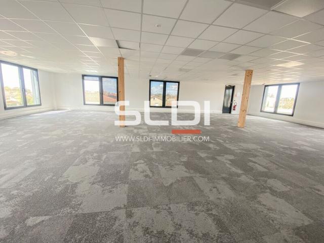 Bureaux A LOUER - SAINTE FOY LES LYON - 1 072 m²