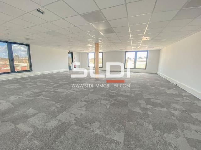 Bureaux A LOUER - SAINTE FOY LES LYON - 1 072 m²