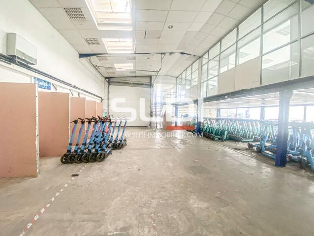 Locaux d'activités A LOUER - SAINT FONS - 930 m²