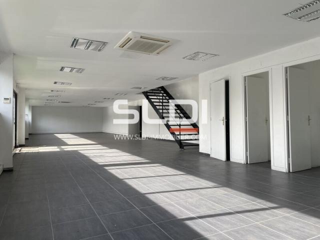 Locaux d'activités A LOUER - VENISSIEUX - 2 002 m²