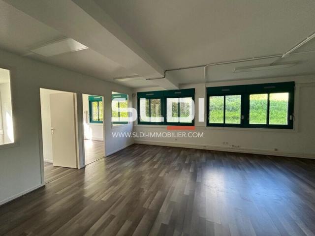 Bureaux A LOUER - LA TOUR DE SALVAGNY - 280 m²