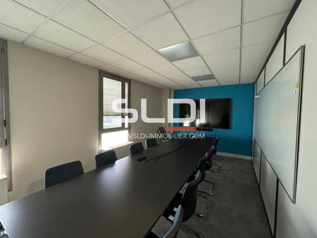 Bureaux A LOUER - LIMAS - 107 m²