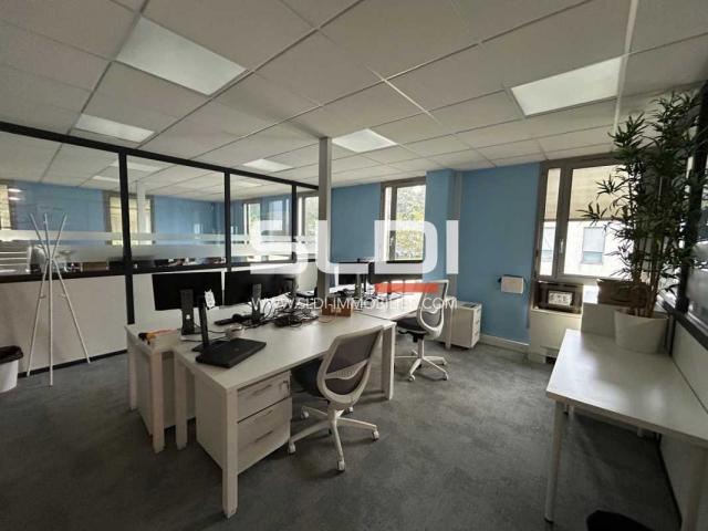Bureaux A LOUER - LIMAS - 107 m²
