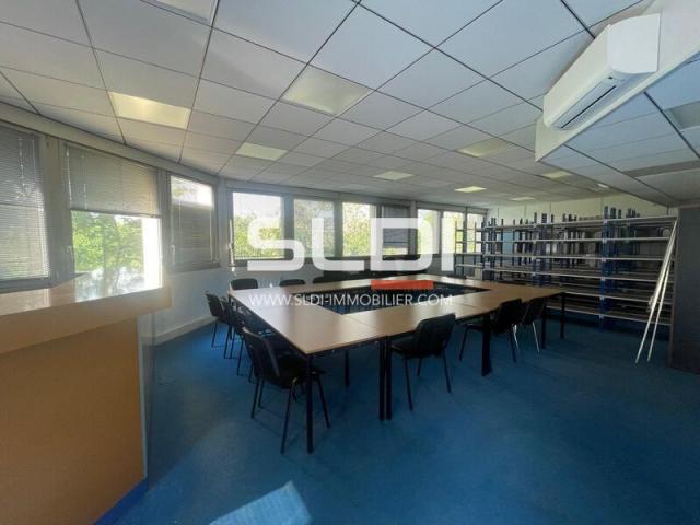Bureaux A LOUER - ECULLY - 135 m²