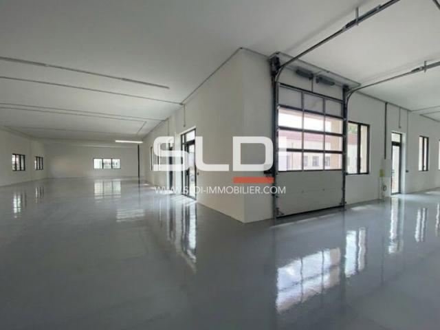 Locaux d'activités A LOUER - VENISSIEUX - 1 694 m²