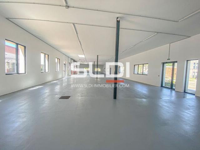 Locaux d'activités A LOUER - VENISSIEUX - 1 694 m²