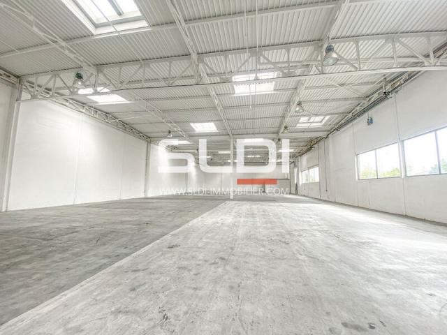 Locaux d'activités A LOUER - SAINT PRIEST - 1 000 m²